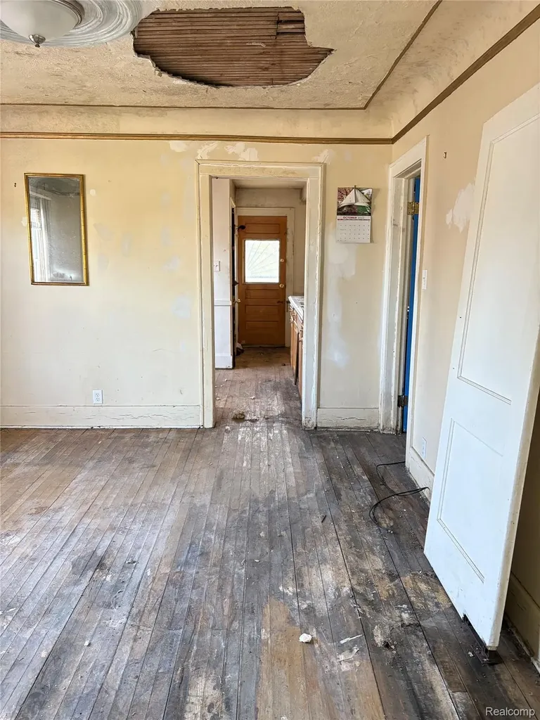 5235 Chalmers Street E Detroit City MI 48213