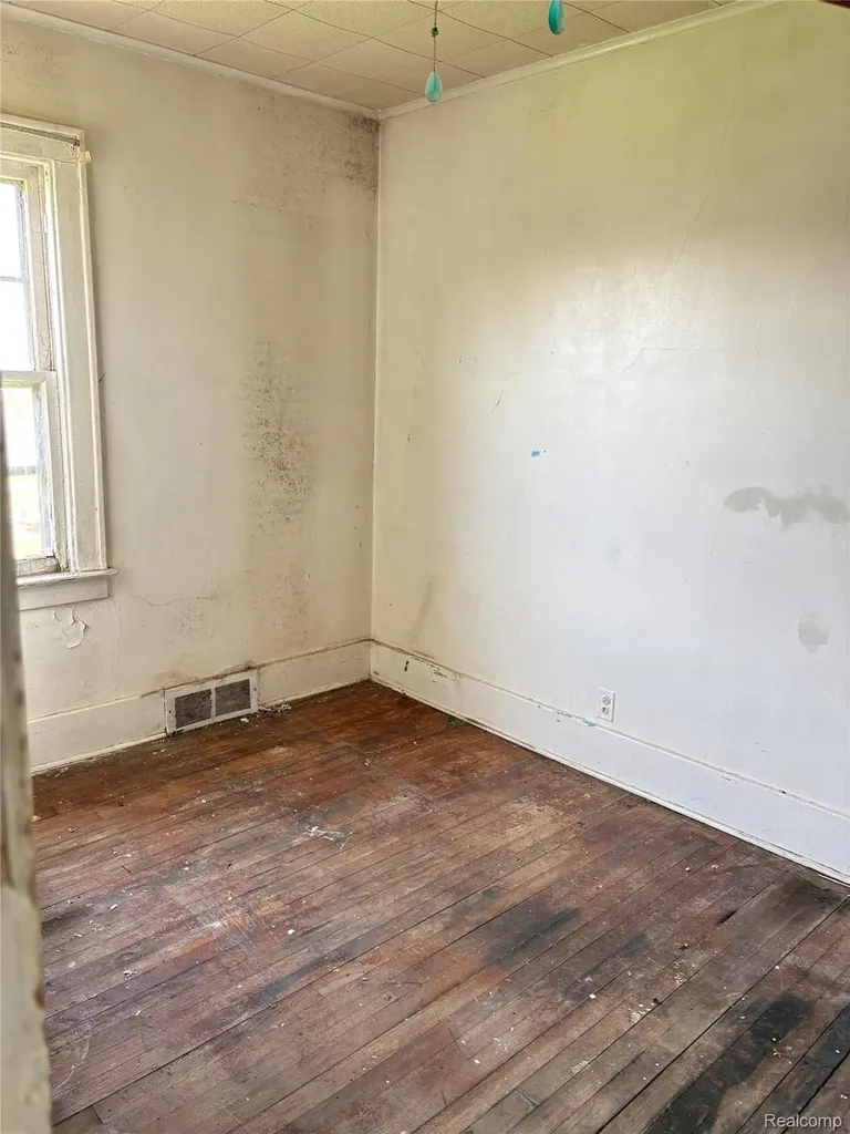 5235 Chalmers Street E Detroit City MI 48213