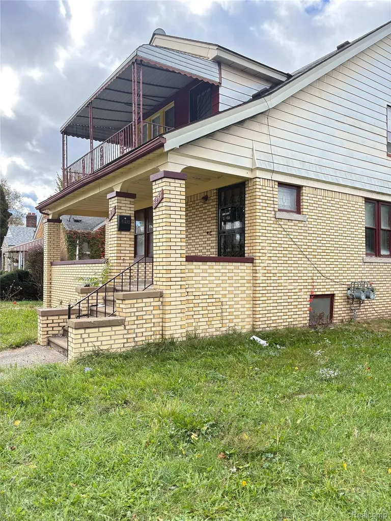 5235 Chalmers Street E Detroit City MI 48213