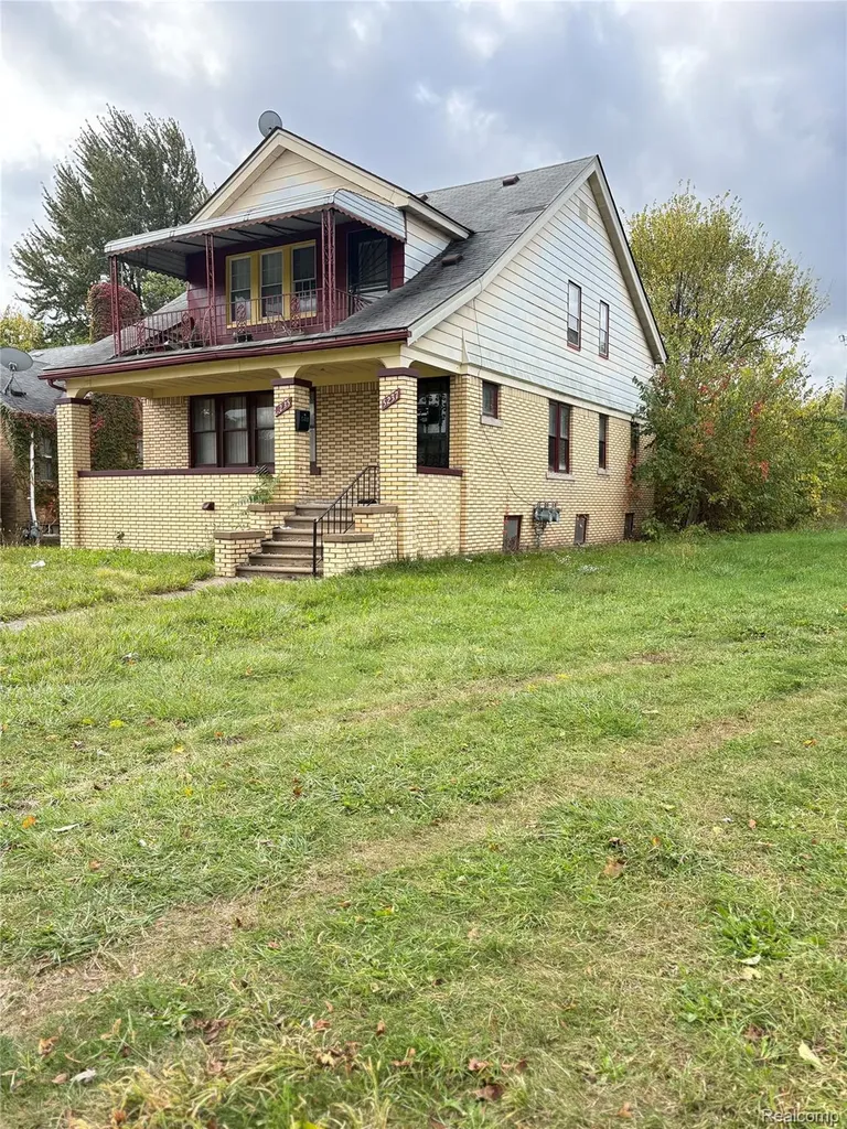 5235 Chalmers Street E Detroit City MI 48213