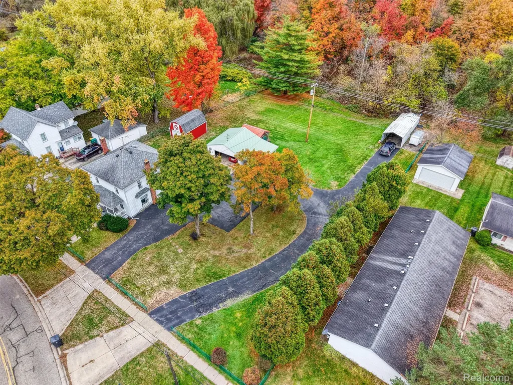421 West Street Howell City MI 48843