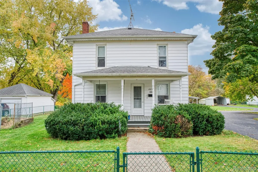 421 West Street Howell City MI 48843