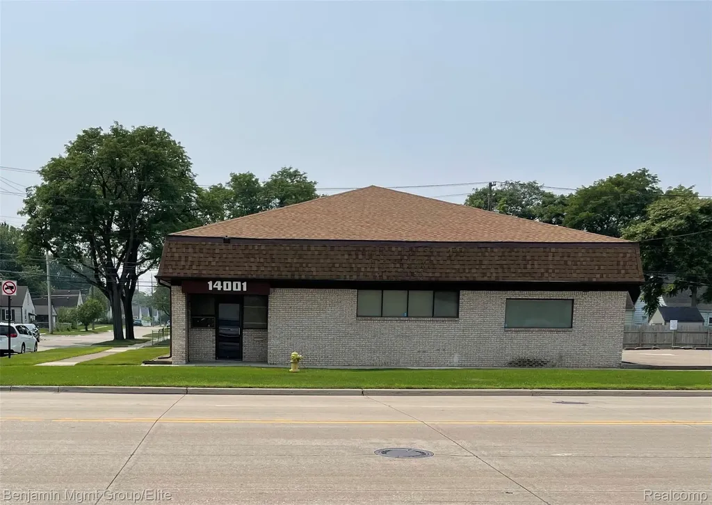 14001 W 11 Mile Road Oak Park City MI 48237