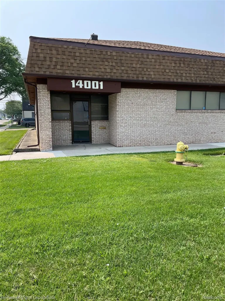 14001 W 11 Mile Road Oak Park City MI 48237