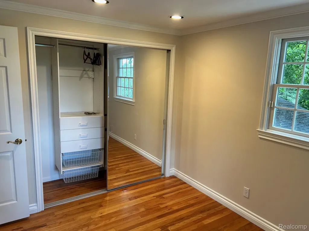 5352 W Doherty Drive West Bloomfield Charter Township MI 48323