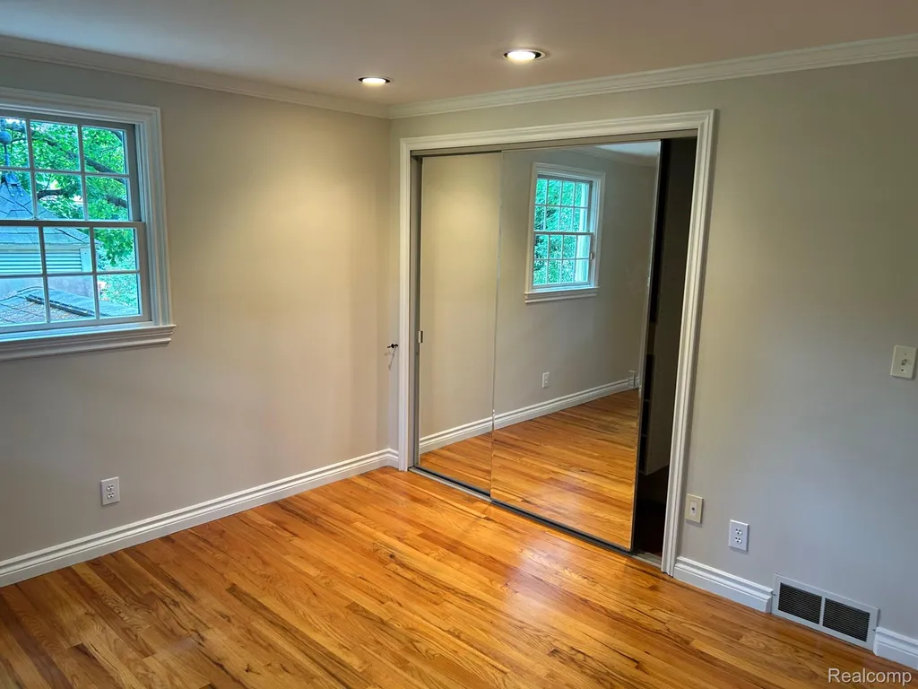 5352 W Doherty Drive West Bloomfield Charter Township MI 48323