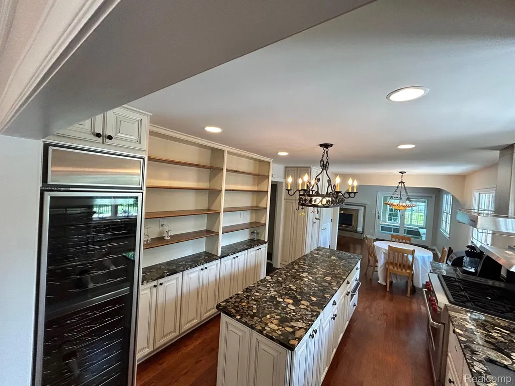 5352 W Doherty Drive West Bloomfield Charter Township MI 48323