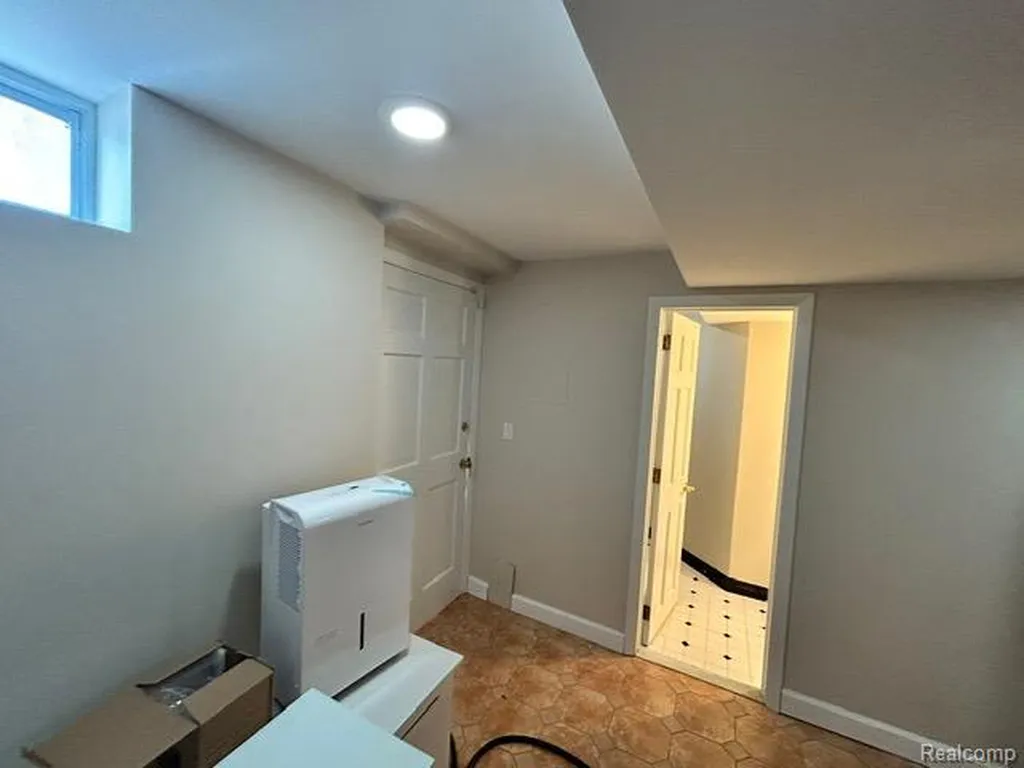 5352 W Doherty Drive West Bloomfield Charter Township MI 48323