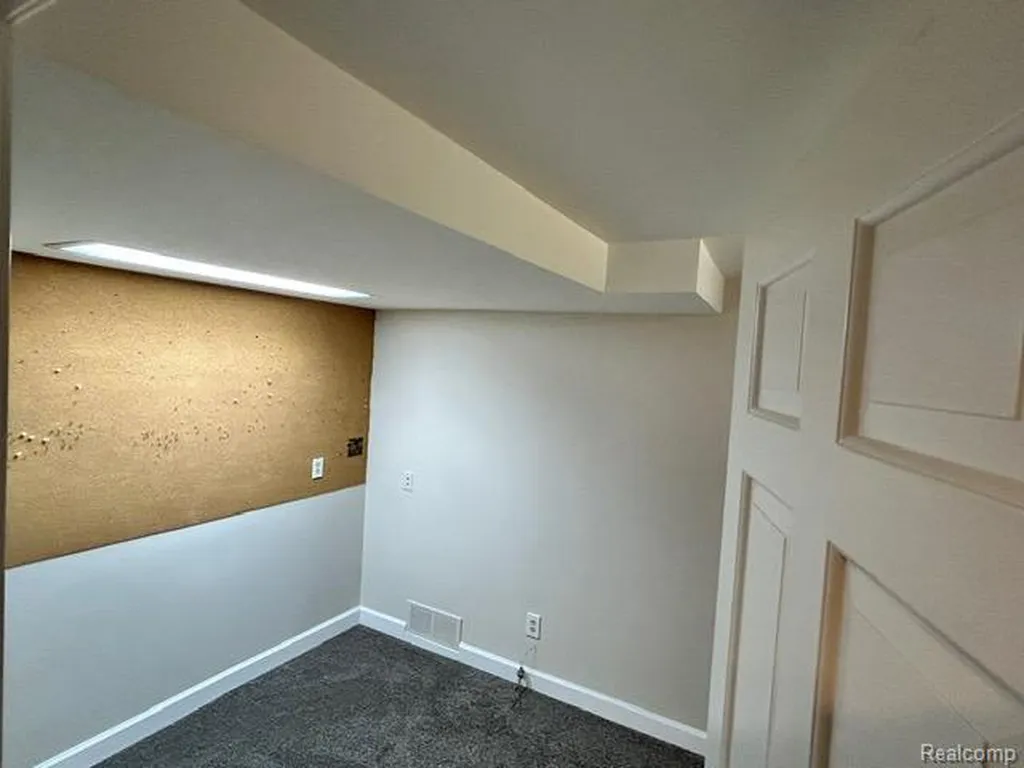 5352 W Doherty Drive West Bloomfield Charter Township MI 48323