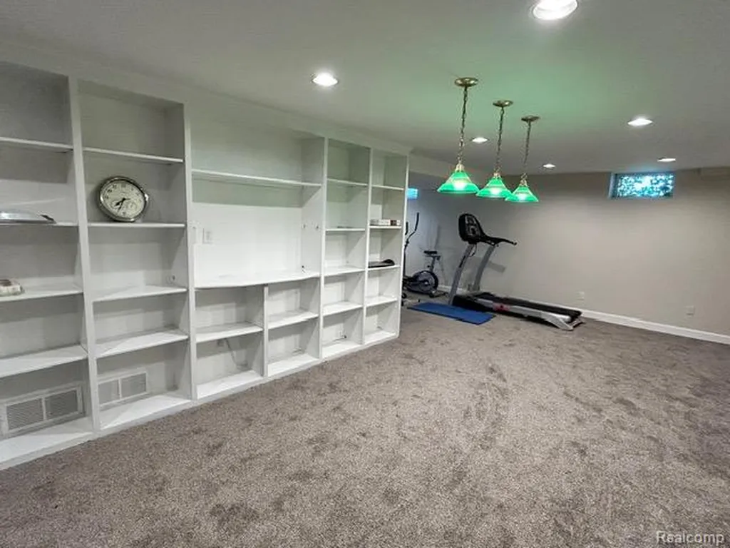 5352 W Doherty Drive West Bloomfield Charter Township MI 48323