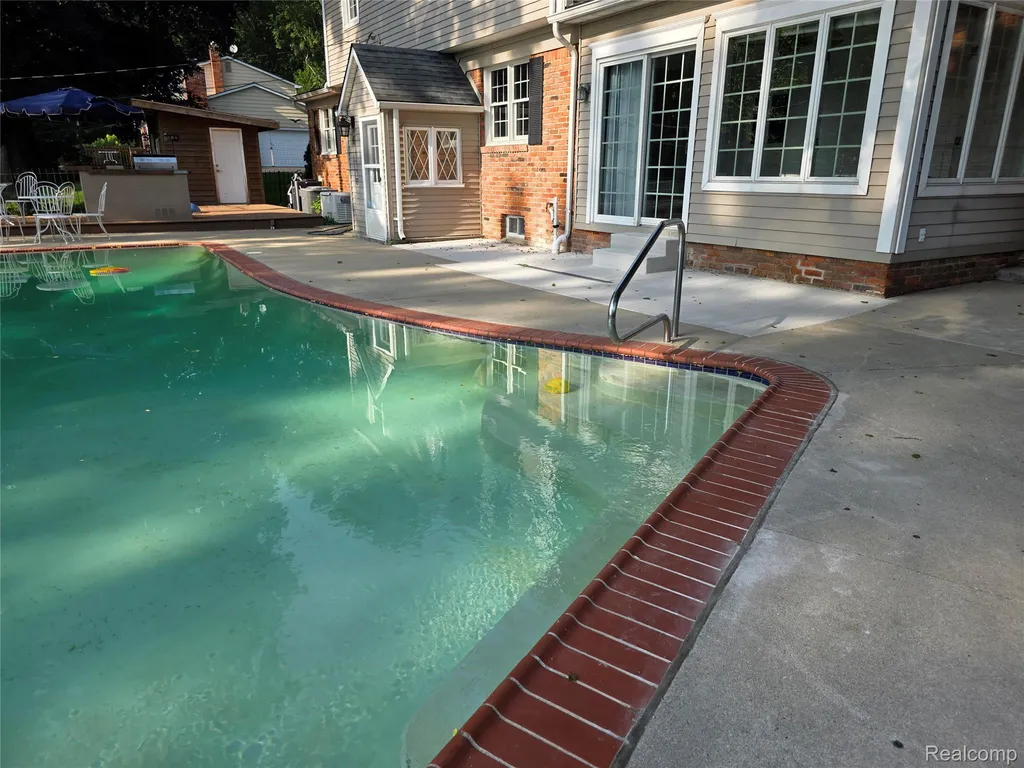 5352 W Doherty Drive West Bloomfield Charter Township MI 48323