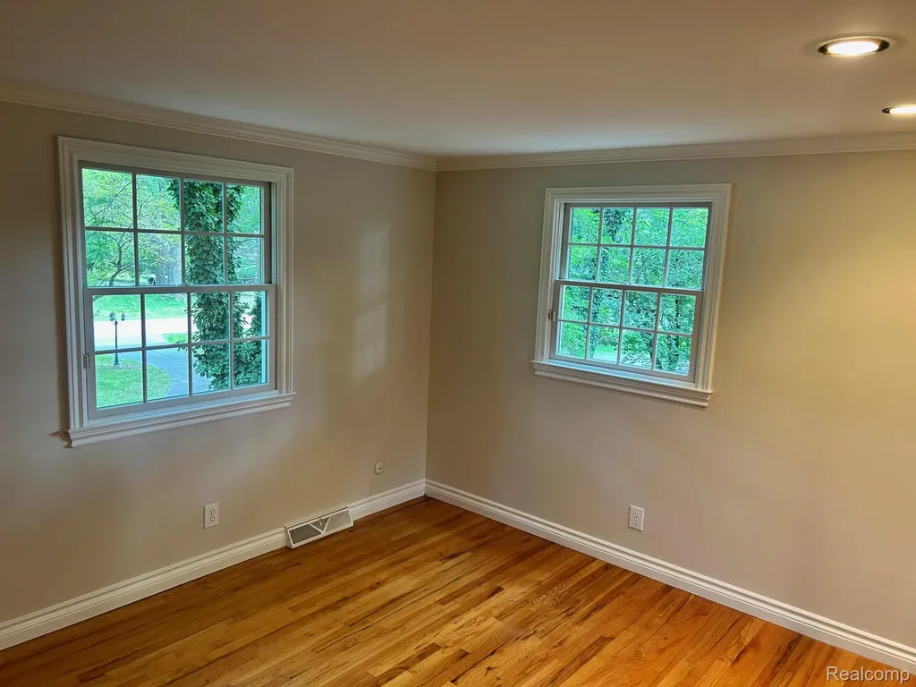 5352 W Doherty Drive West Bloomfield Charter Township MI 48323