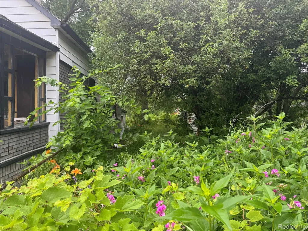 3826 Burlingame Street Detroit City MI 48206