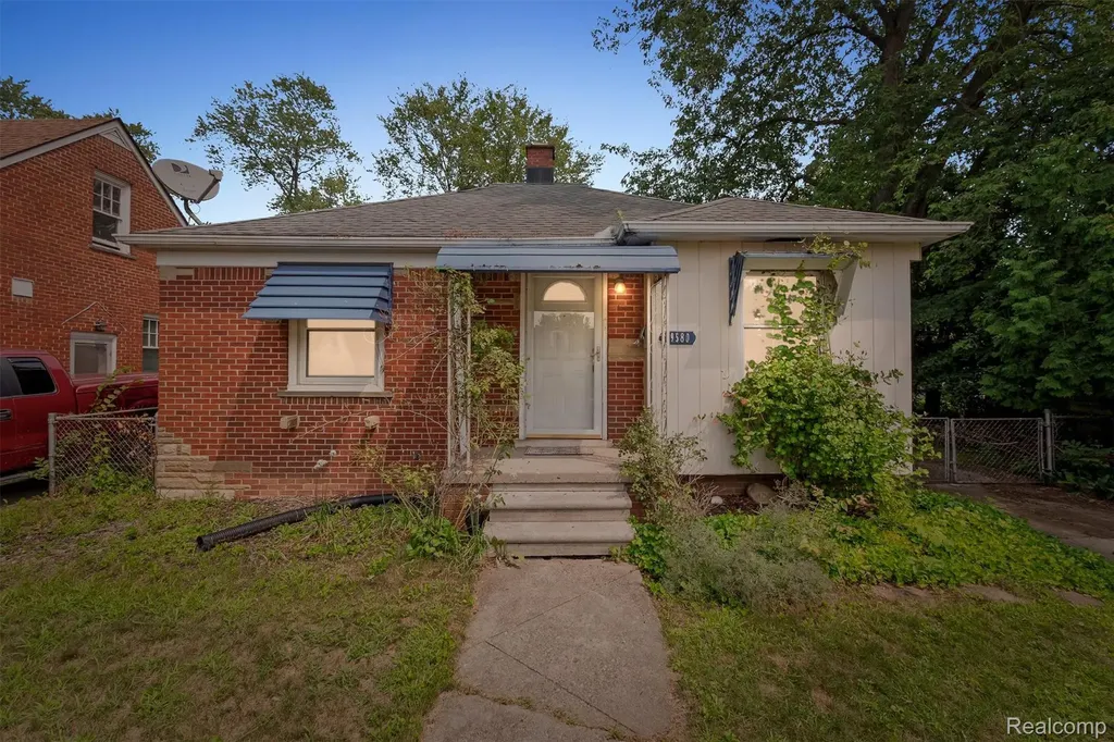 19580 Brady Street Redford Charter Township MI 48240