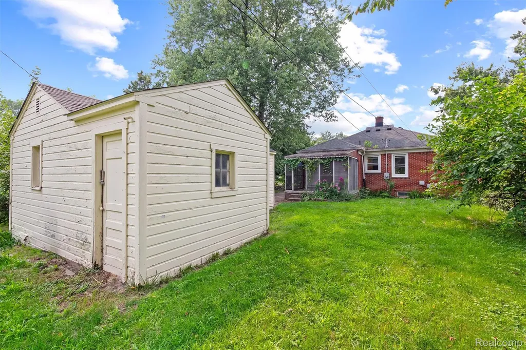 19580 Brady Street Redford Charter Township MI 48240