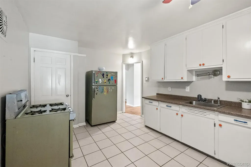 19580 Brady Street Redford Charter Township MI 48240