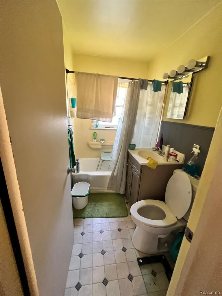 3354 Binscarth Avenue Saginaw City MI 48602