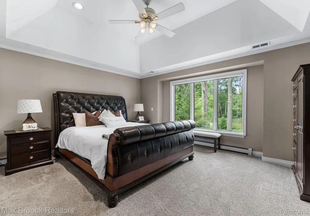 20403 Robinway Drive Clinton Charter Township MI 48036