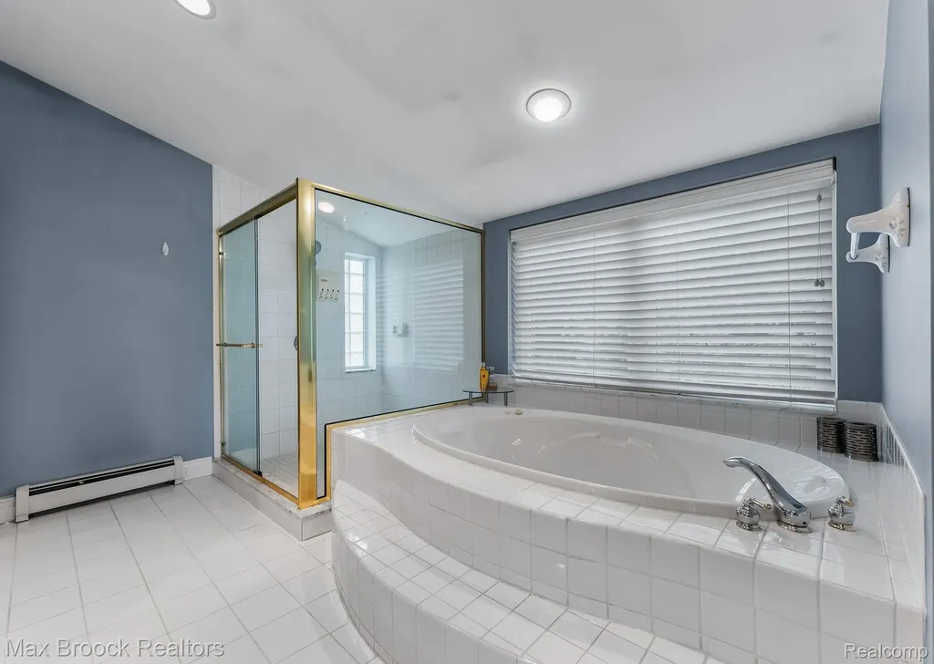 20403 Robinway Drive Clinton Charter Township MI 48036