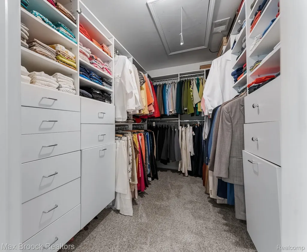 20403 Robinway Drive Clinton Charter Township MI 48036