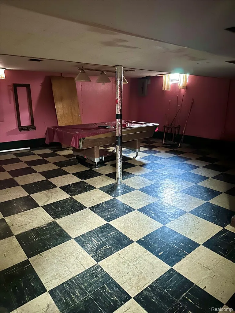 19394 Riverview Street Detroit City MI 48219