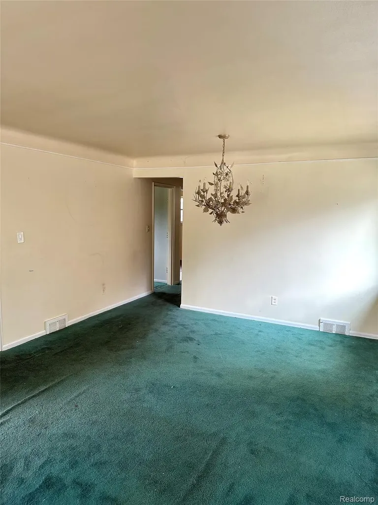 19394 Riverview Street Detroit City MI 48219