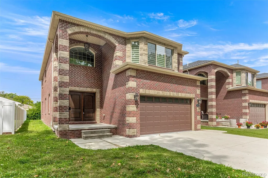 6735 Norborne Avenue Dearborn Heights City MI 48127