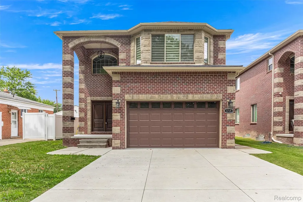 6735 Norborne Avenue Dearborn Heights City MI 48127