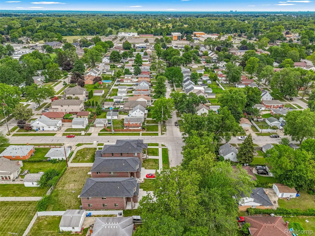 6735 Norborne Avenue Dearborn Heights City MI 48127