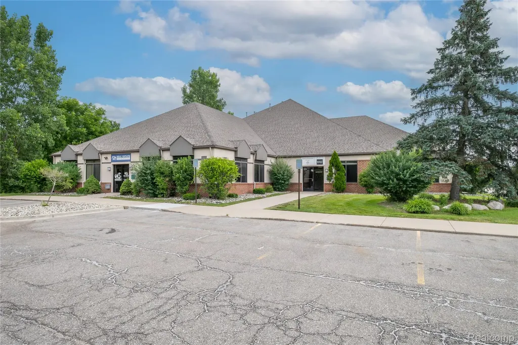 8200 S Saginaw Street Grand Blanc City MI 48439