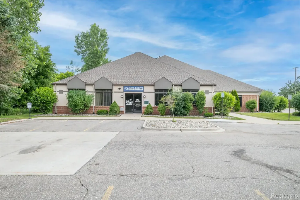 8200 S Saginaw Street Grand Blanc City MI 48439