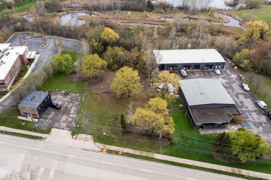 44911 Grand River Avenue Novi City MI 48375