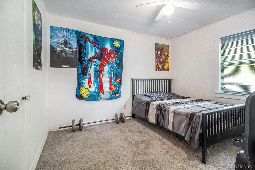 16520 Lenore Detroit City MI 48219