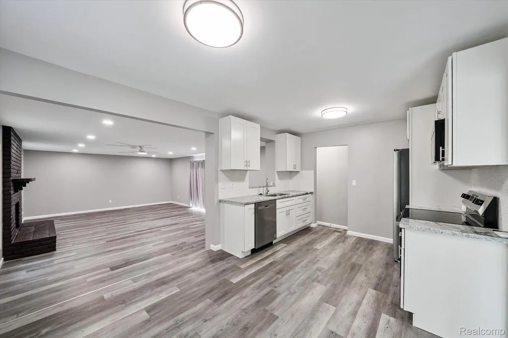 18902 Westmore Street Livonia City MI 48152