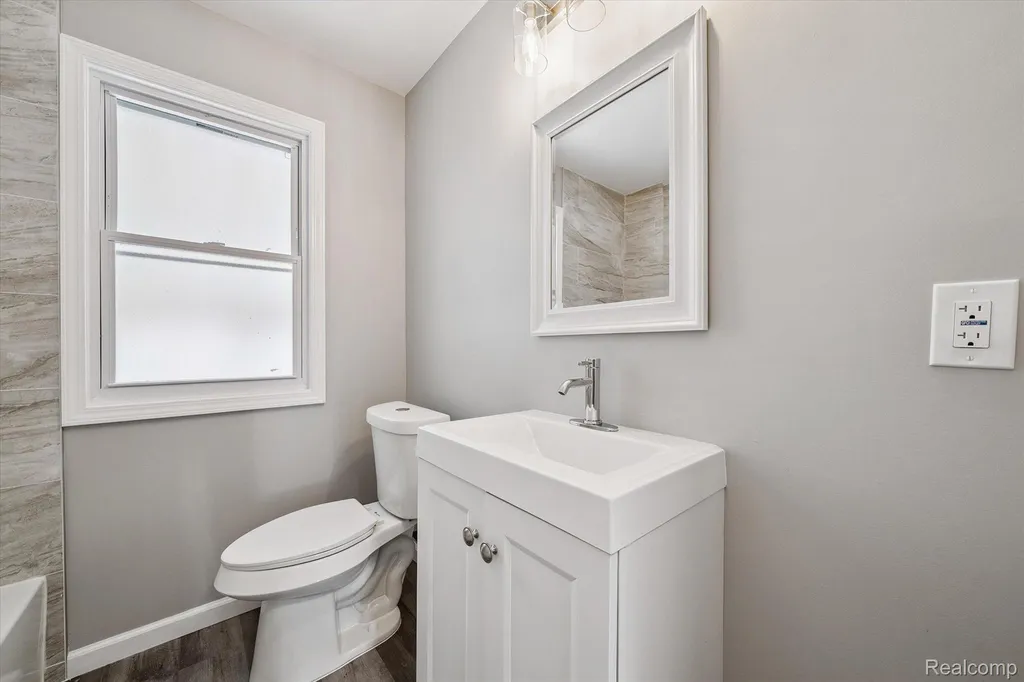 18902 Westmore Street Livonia City MI 48152