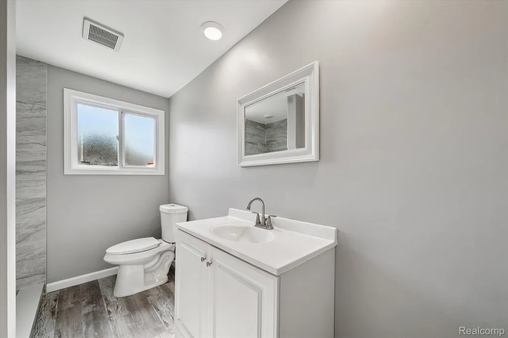 18902 Westmore Street Livonia City MI 48152