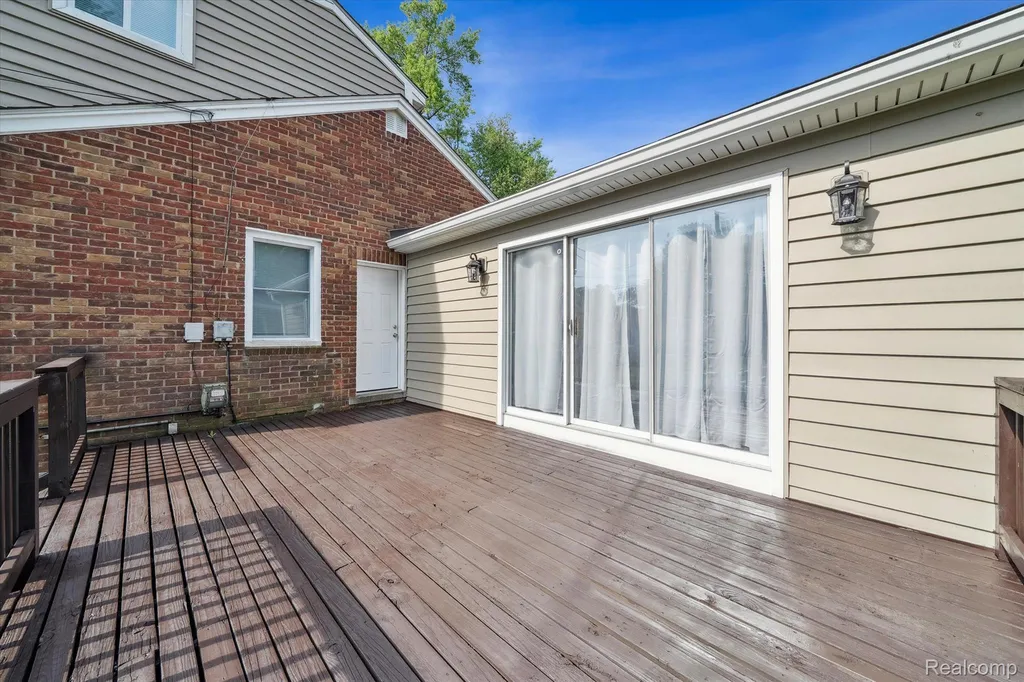 18902 Westmore Street Livonia City MI 48152