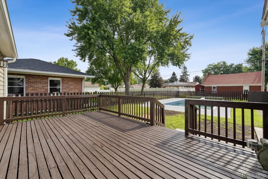 18902 Westmore Street Livonia City MI 48152