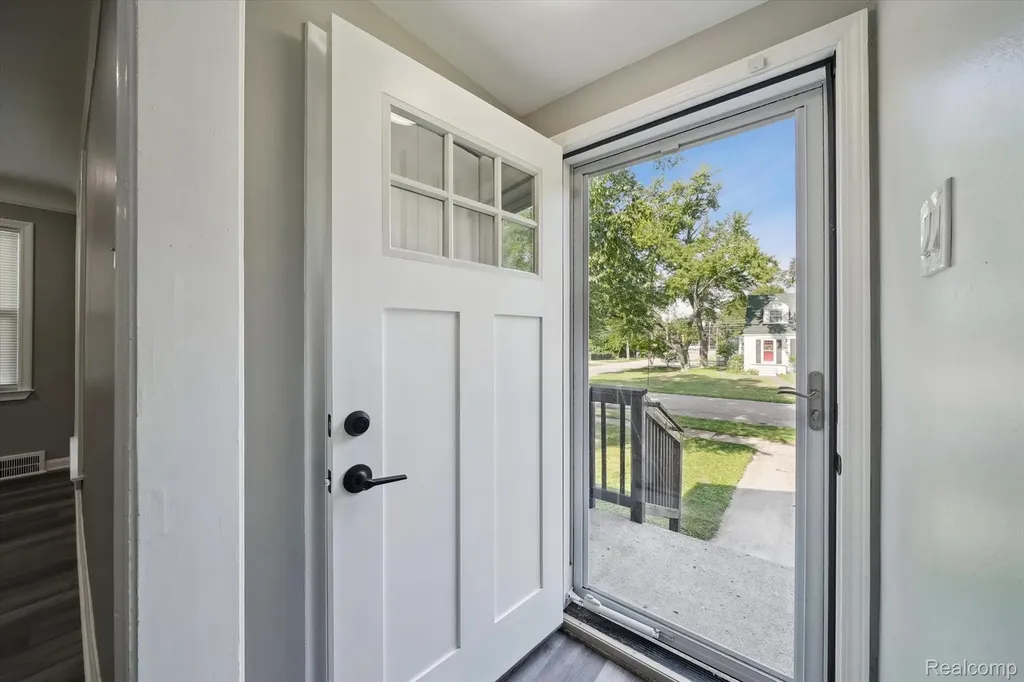 18902 Westmore Street Livonia City MI 48152