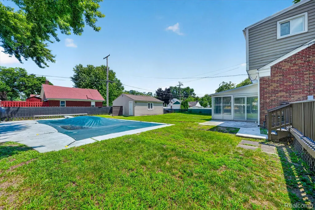 18902 Westmore Street Livonia City MI 48152