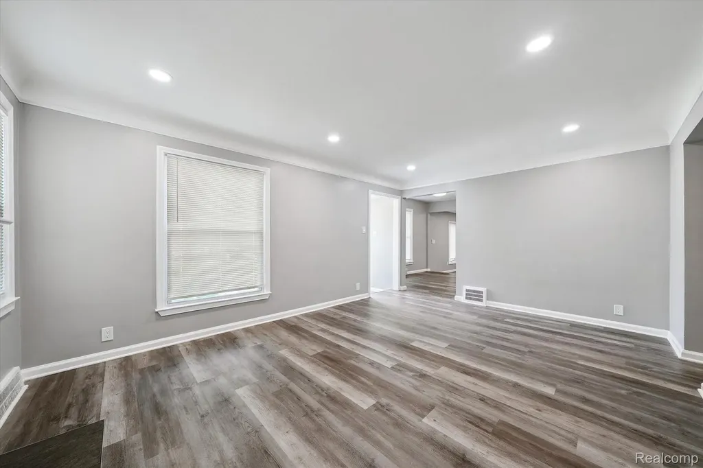 18902 Westmore Street Livonia City MI 48152