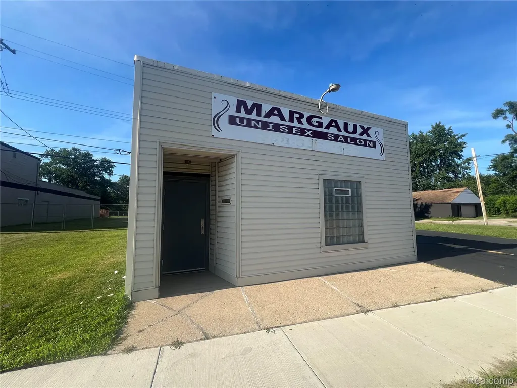 427 E 8 Mile Road Hazel Park City MI 48030