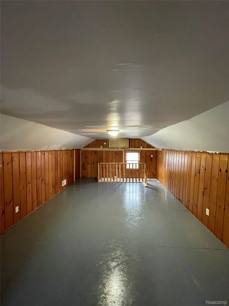 1537 Bay Street Saginaw City MI 48602