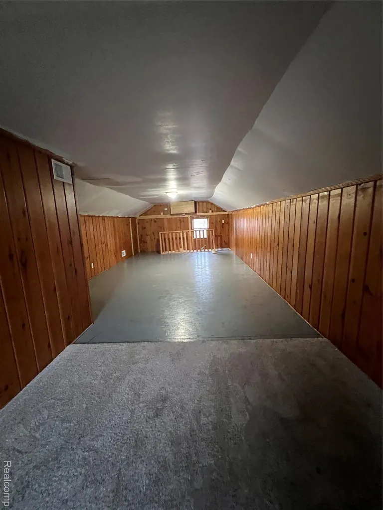 1537 Bay Street Saginaw City MI 48602