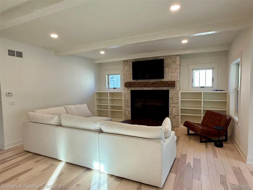 190 Hamilton Street Plymouth City MI 48170