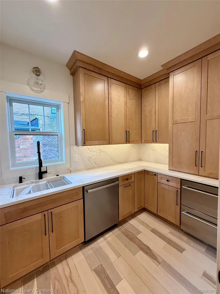 190 Hamilton Street Plymouth City MI 48170