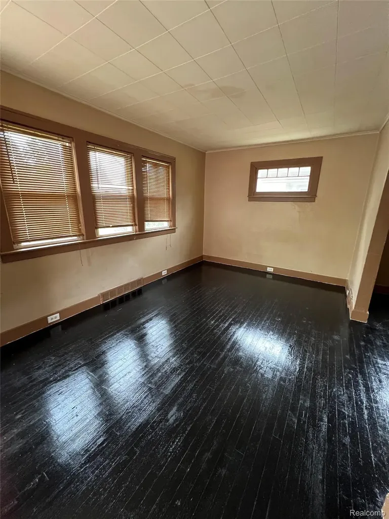 222 Borland Court Saginaw City MI 48602