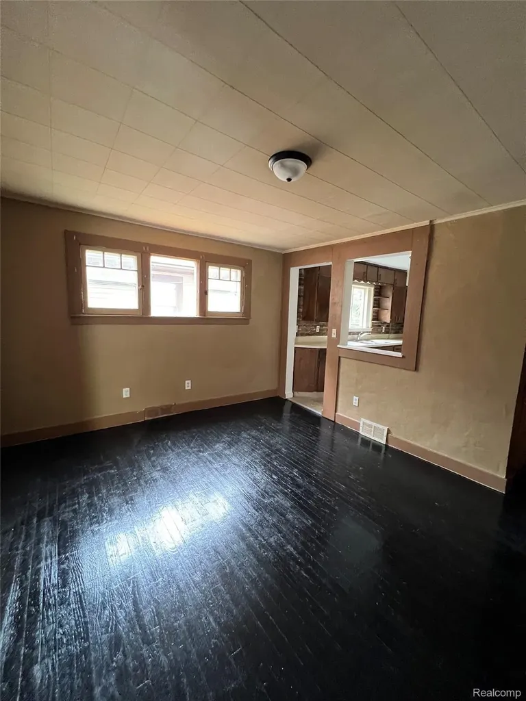 222 Borland Court Saginaw City MI 48602