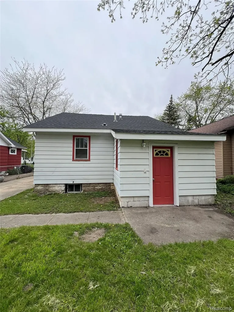 222 Borland Court Saginaw City MI 48602