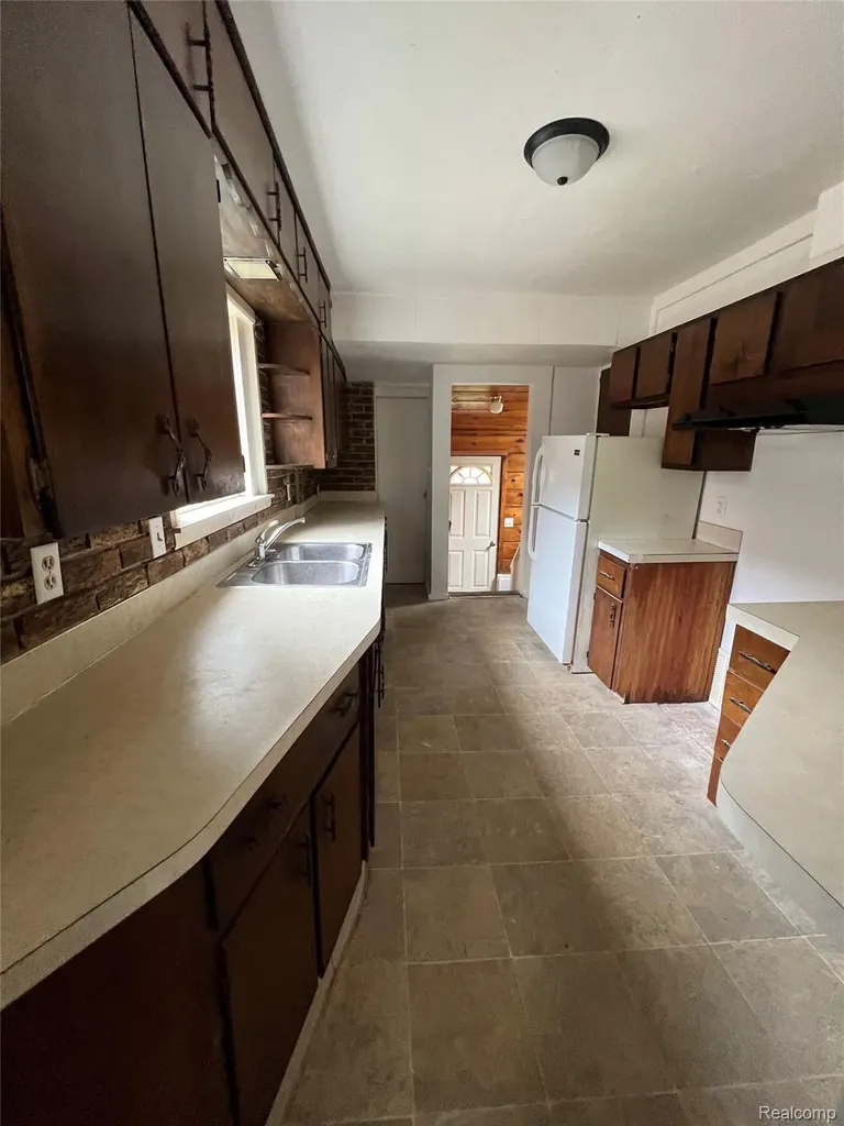 222 Borland Court Saginaw City MI 48602